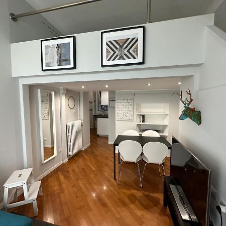 Lovely Flat In Early 20Th Century Building Милано Екстериор снимка